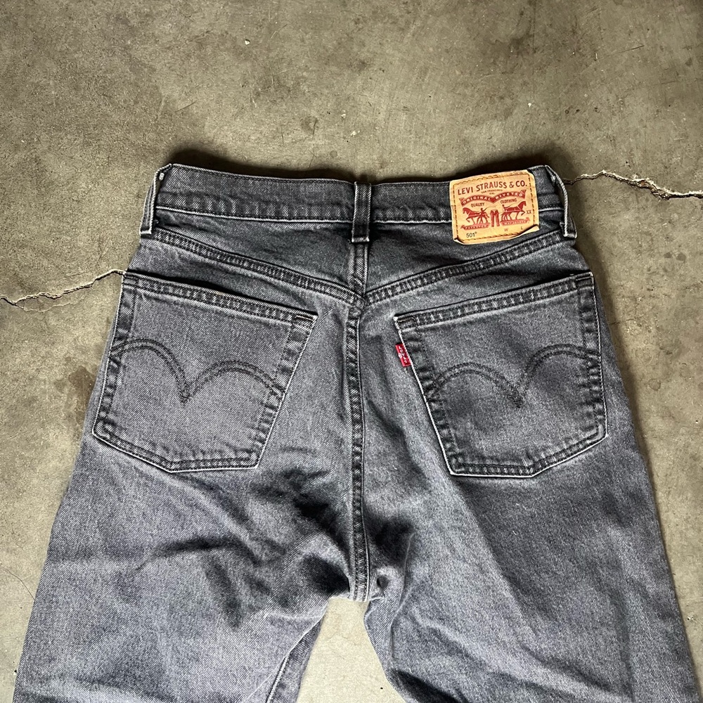 Women's 501 Black Levi Jeans - Picture 4 of 5